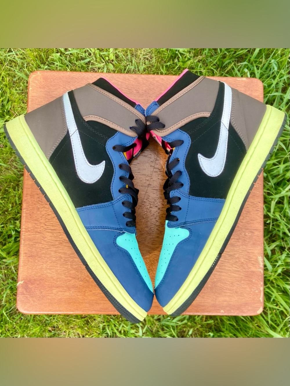 Jordan Retro 1 ‘Tokyo Bio Hack’ (12M) - Picture 5 of 7
